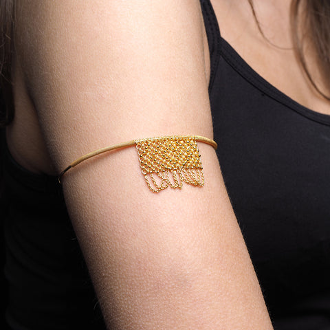 Bajuband armlet asian jewellery in 22ct gold worn around the bicep area
