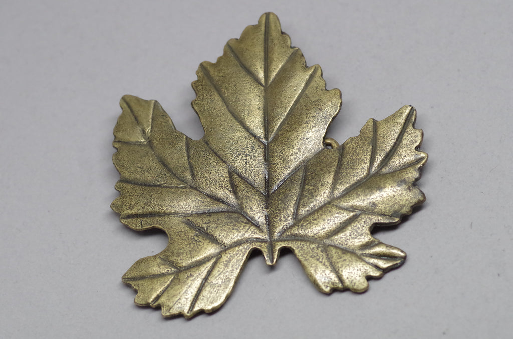 maple leaf belt buckle