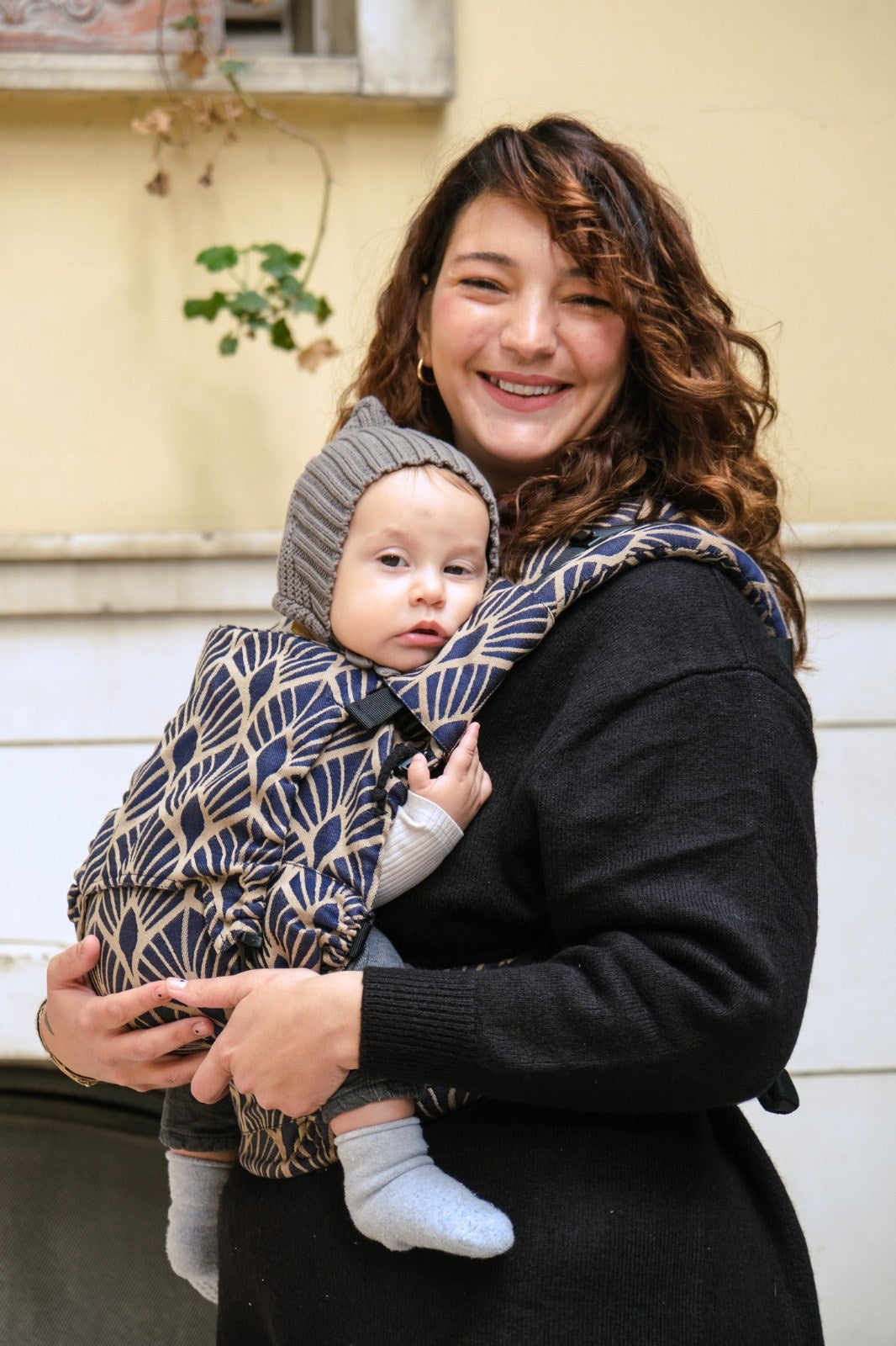 Cobertor de porteo Neko - Sangría - Granujas - Crianza Sostenible