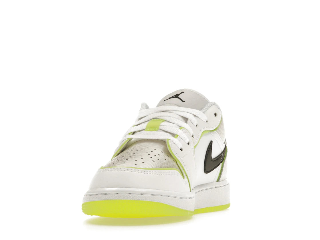 Air Jordan 1 Low SE Warped Swoosh