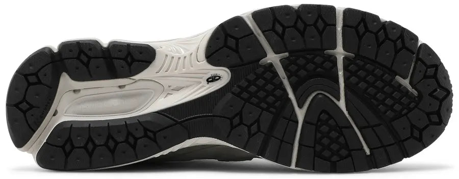 New Balance 2002R Marblehead