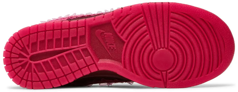 Nike Dunk Low Valentines Day (2022)
