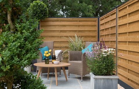 Stylish garden design with modern look fencing by durapost