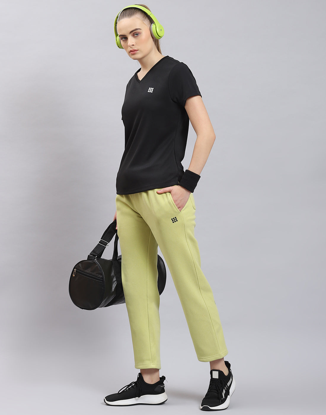 Buy Women Green Regular Fit Solid Casual Track Pants Online - 609555