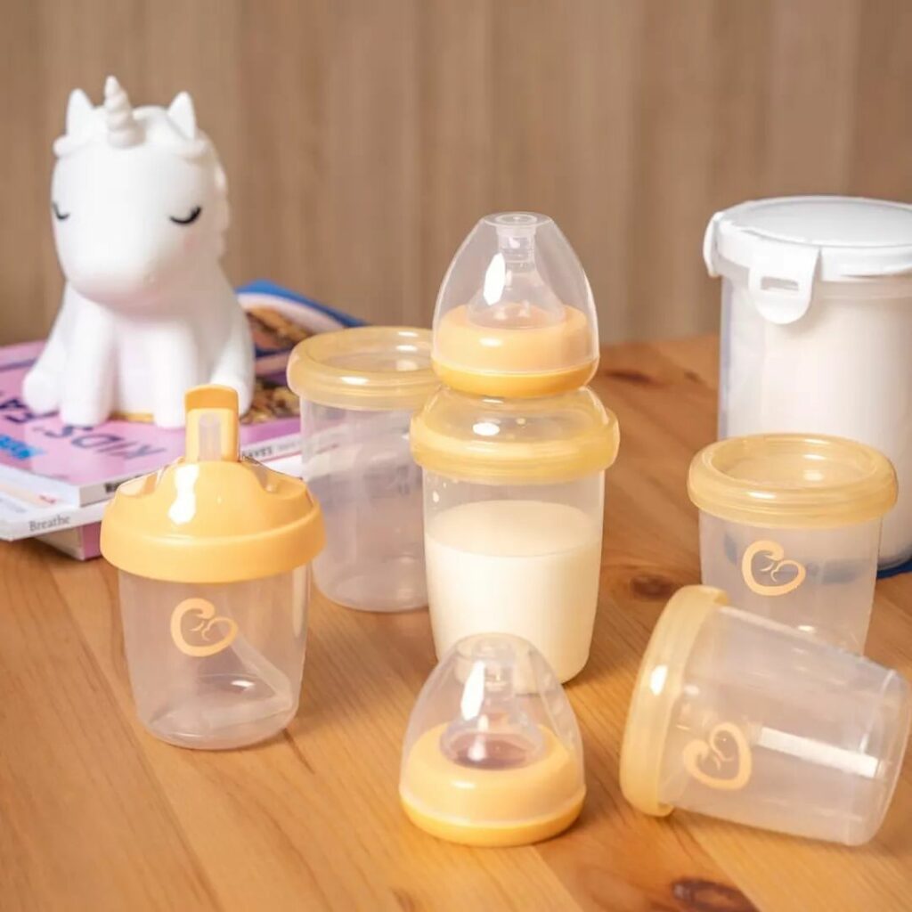 breast milk and baby milk bottles