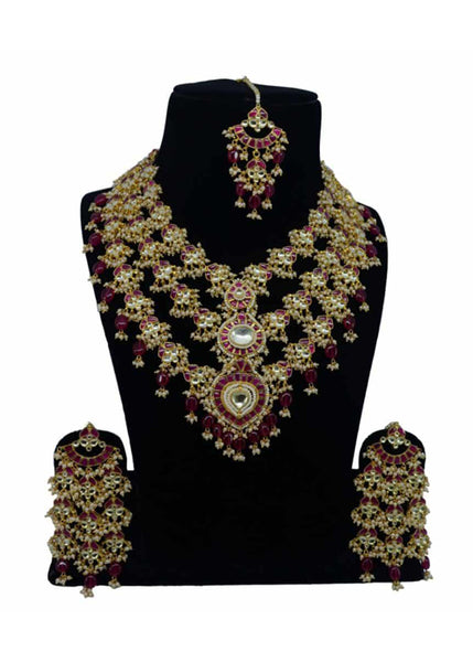 earring and necklace set