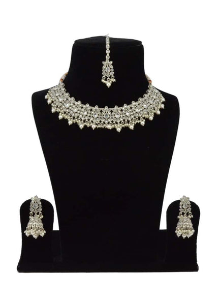 set necklace and earrings