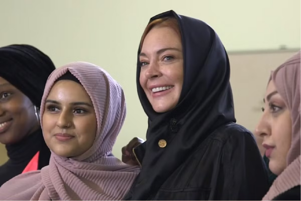Lindsay Lohan dressed as a Muslim