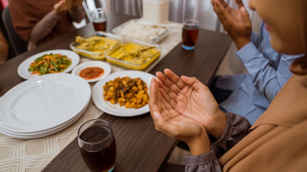 Making dua at Iftar time in Ramadan