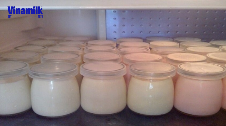 Bảo quản trong tủ lạnh sẽ giúp kéo dài thời gian sử dụng sữa chua phô mai