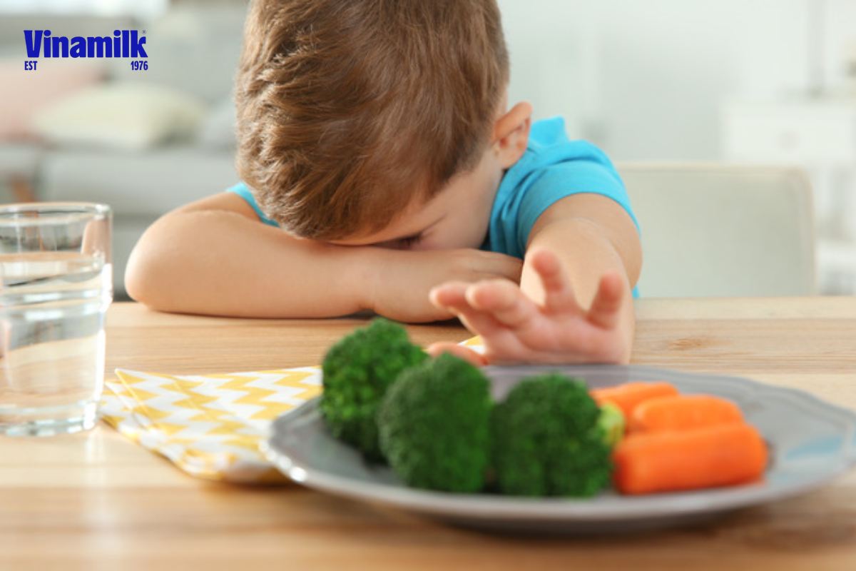 ngộ độc thực phẩm gây rối loạn tiêu hóa ở trẻ