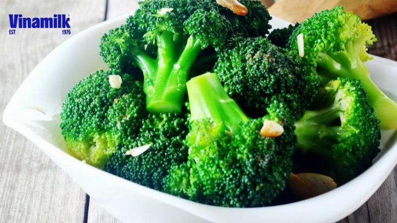 Bông cải xanh giúp hạ huyết áp nhờ chứa nhiều chất dinh dưỡng như canxi, kali, magie và vitamin C