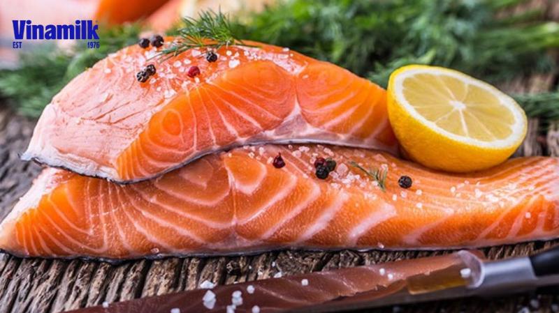 Cao huyết áp nên ăn cá béo và cá hồi