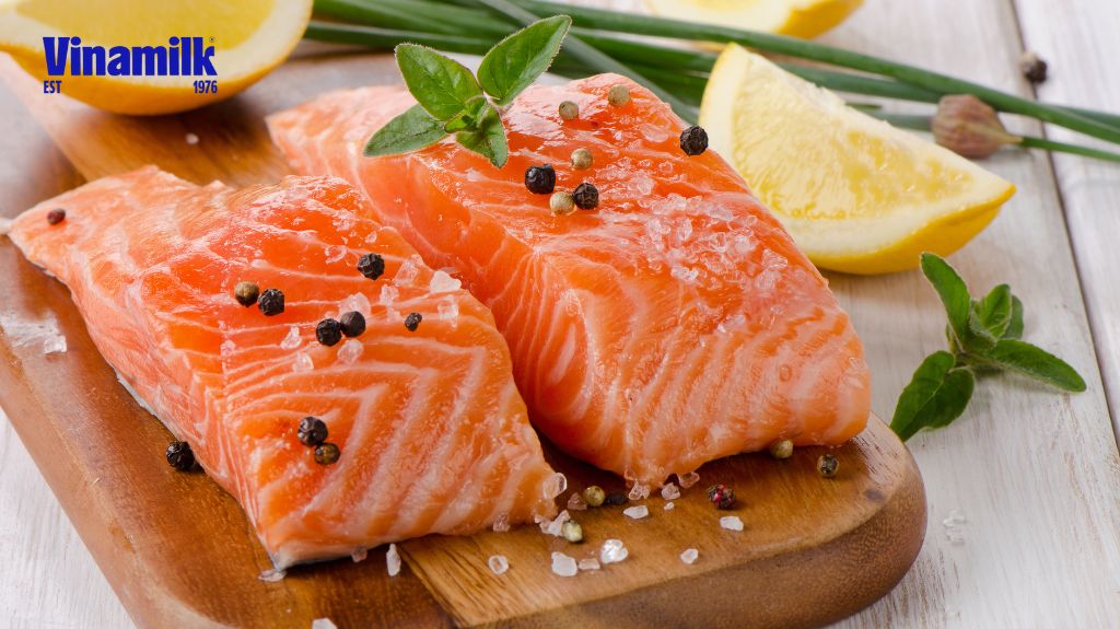 Cá hồi giàu protein và omega-3