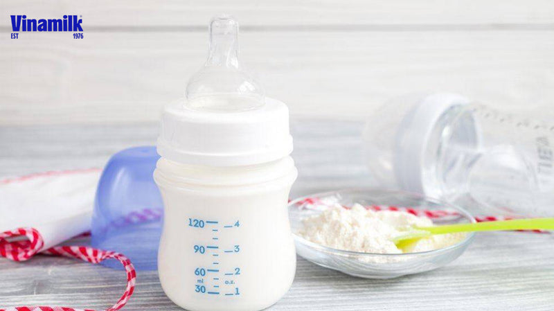 Chọn sữa bột phù hợp với em bé