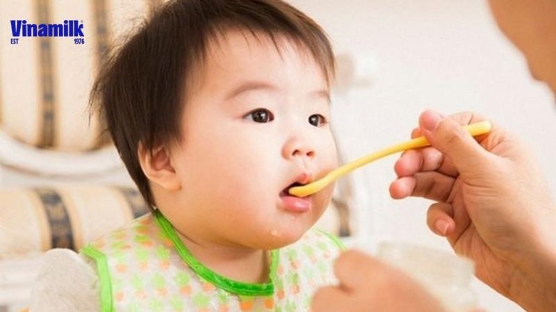 Không nên cho trẻ ăn quá nhiều sữa chua mỗi ngày