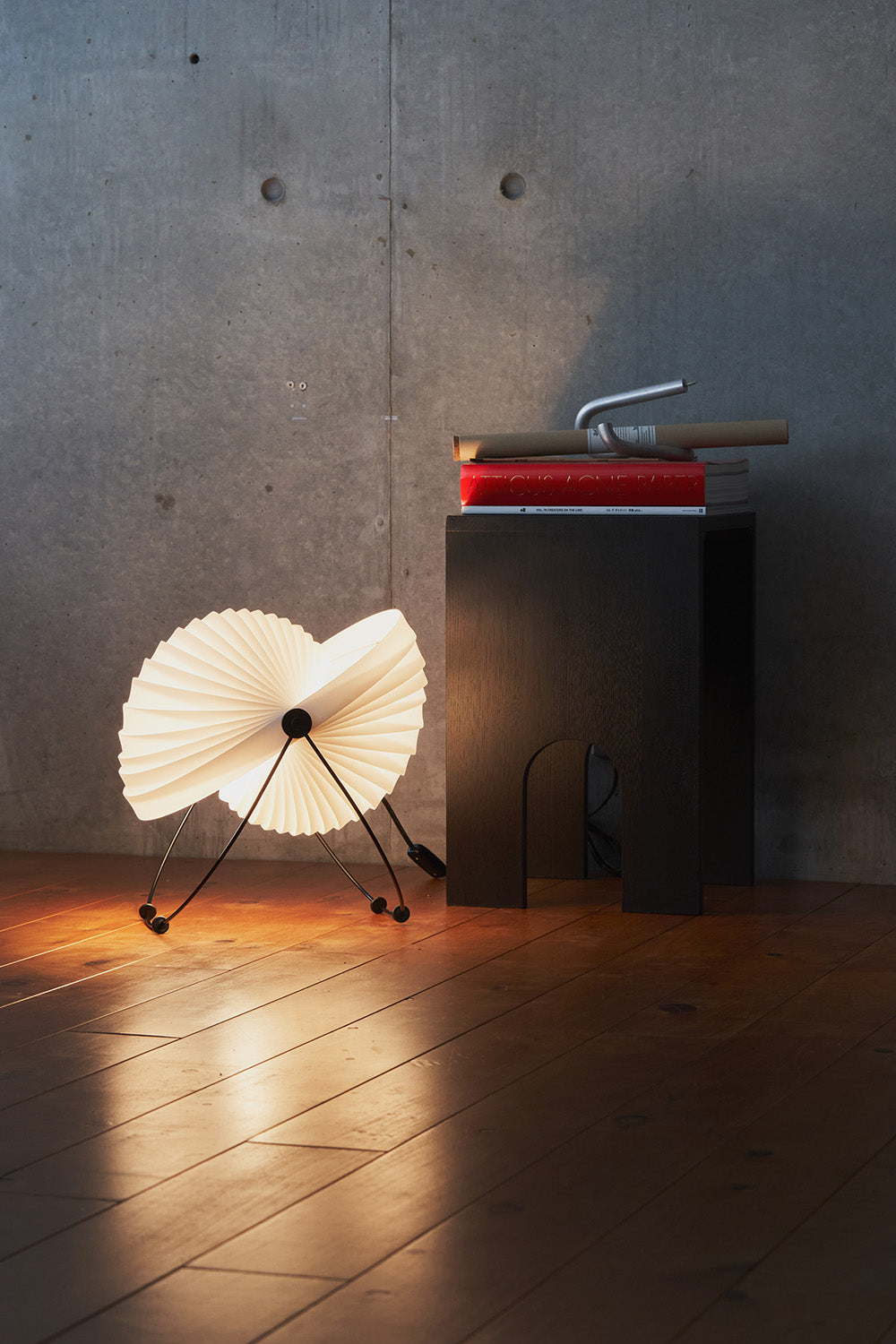 ブラジルのデザイナーMauricio Klabin（マウリシオ・クラビン）の手がけるECLIPSE Lamp（エクリプスランプ）