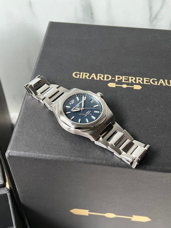 Girard Perragaux Laureato 81010-11-431-11A Steel 2022