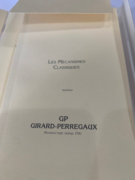 Girard Perragaux Vintage 1945 25800.0.52.815 Rose gold