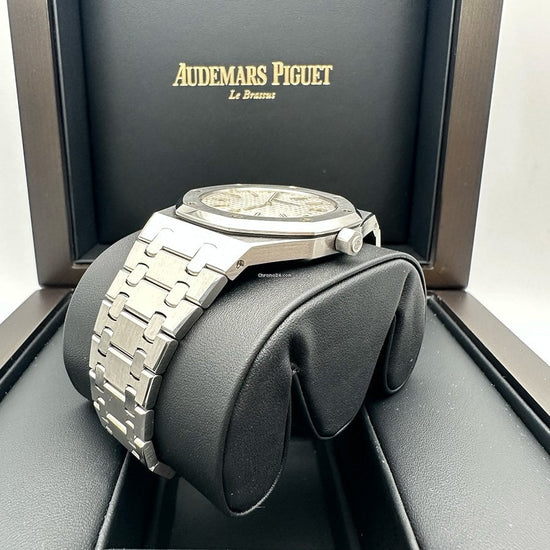 Audemars Piguet Royal Oak Jumbo 15202ST.OO.0944ST.01 Steel 2000