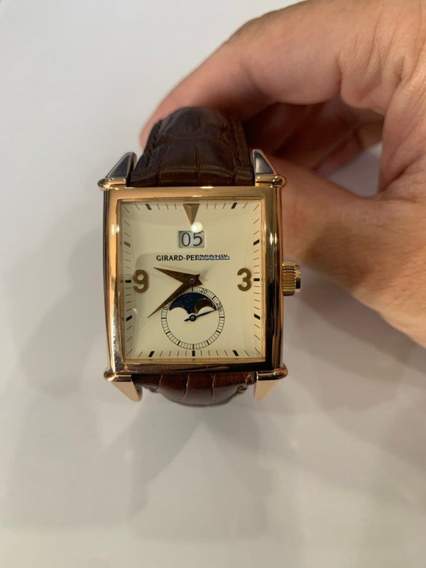 Girard Perragaux Vintage 1945 25800.0.52.815 Rose gold