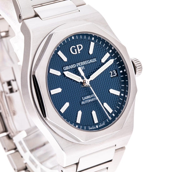 Girard Perragaux Laureato 81010-11-431-11A Steel 2018