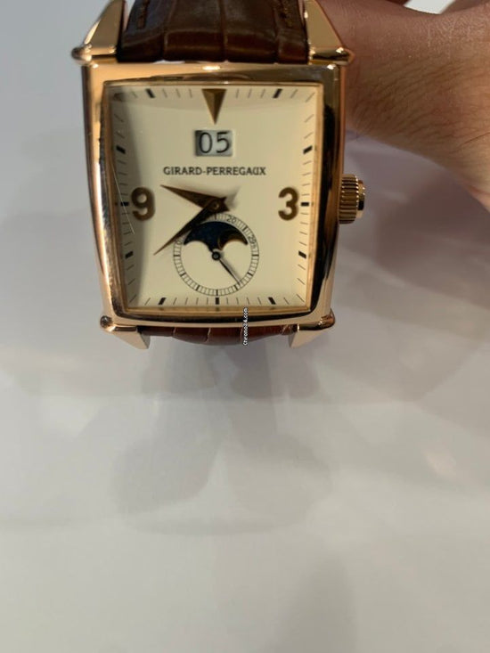 Girard Perragaux Vintage 1945 25800.0.52.815 Rose gold