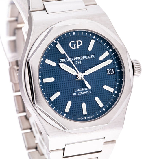 Girard Perragaux Laureato 81010-11-431-11A Steel 2018