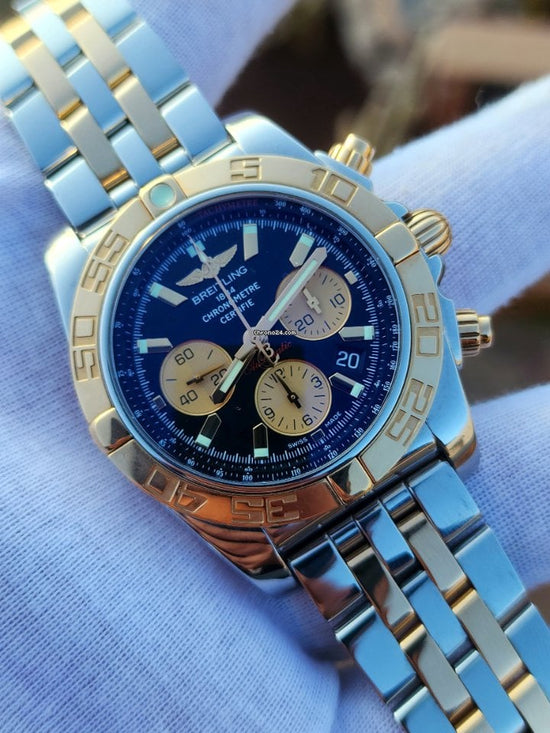 Breitling Chronomat 44 CB011012/C790/375C Gold/Steel