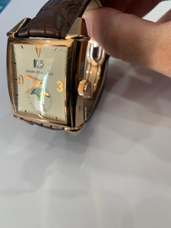 Girard Perragaux Vintage 1945 25800.0.52.815 Rose gold