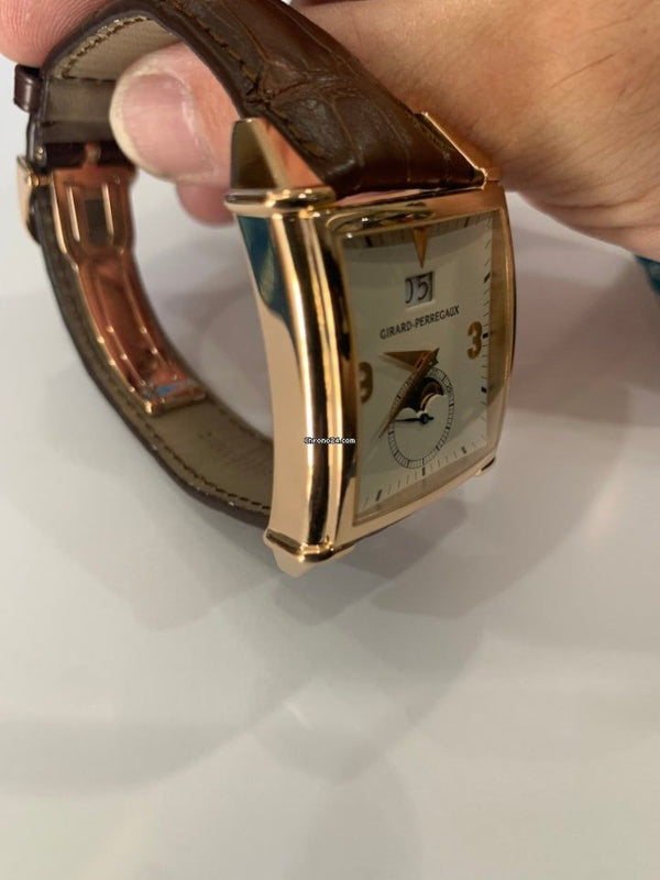 Girard Perragaux Vintage 1945 25800.0.52.815 Rose gold