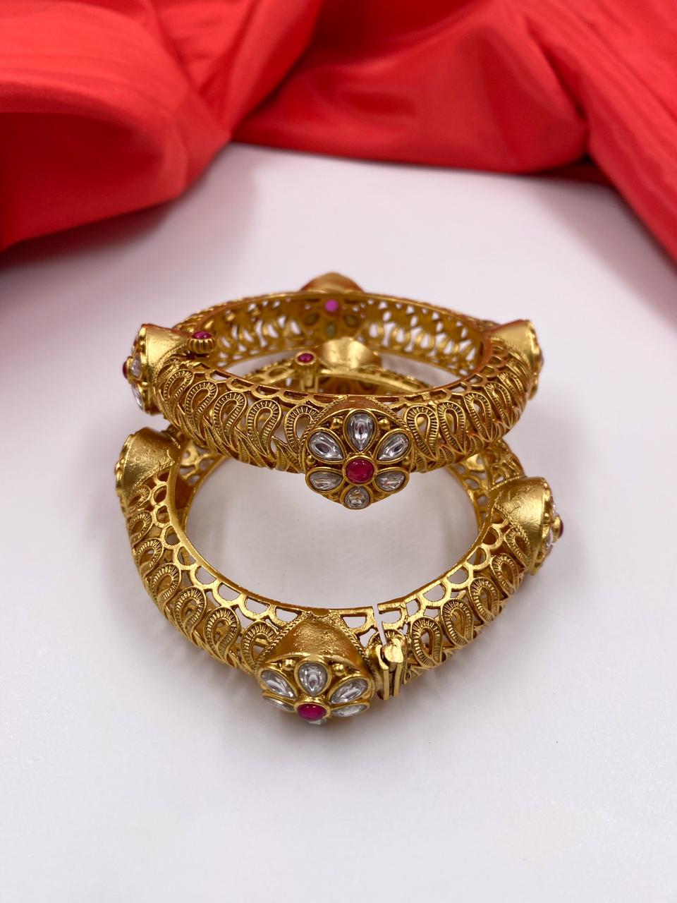 Buy Kangan Design In Gold For Ladies Online. – Gehna Shop