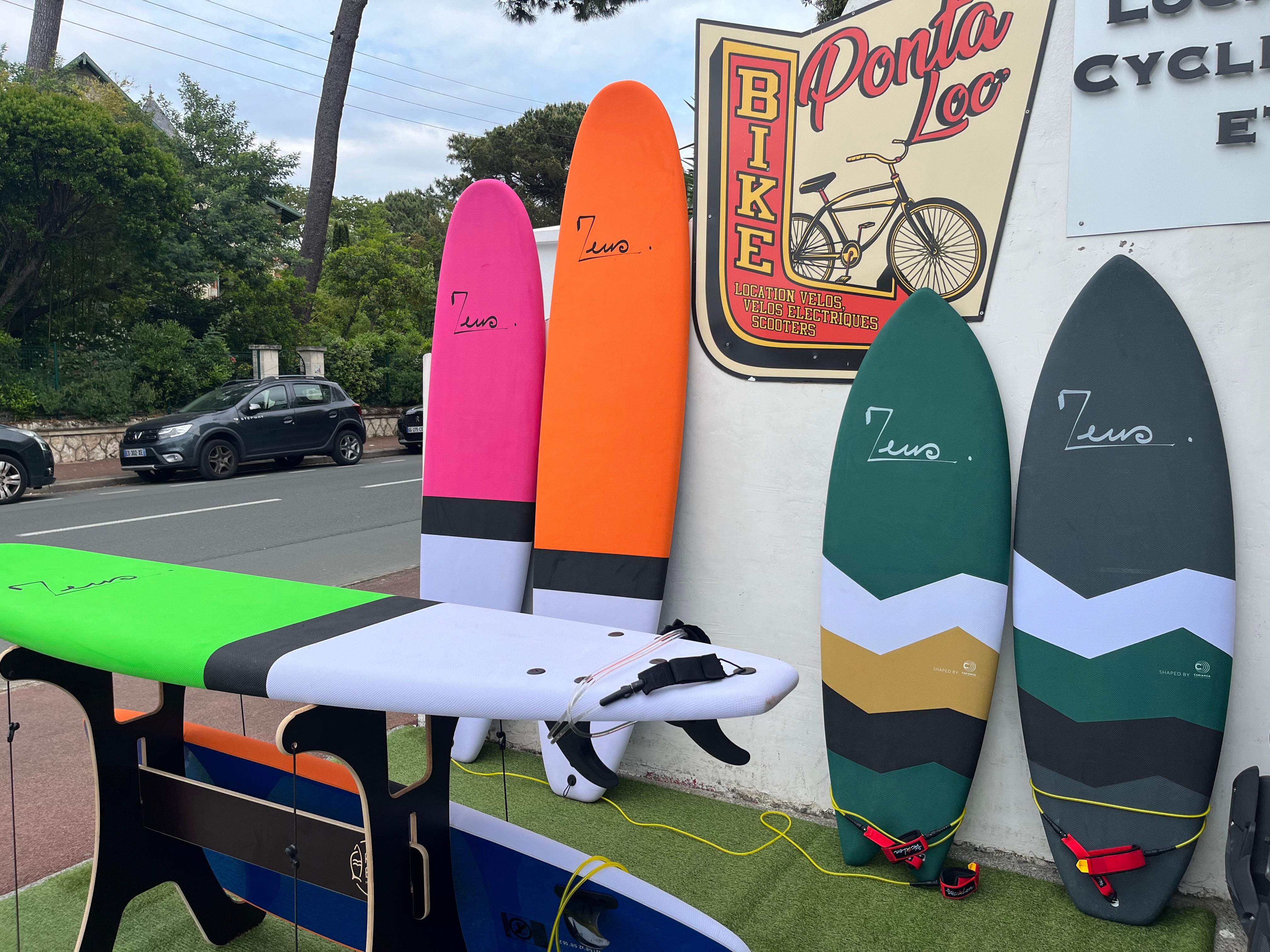 Planche de surf en mousse en location à Royan