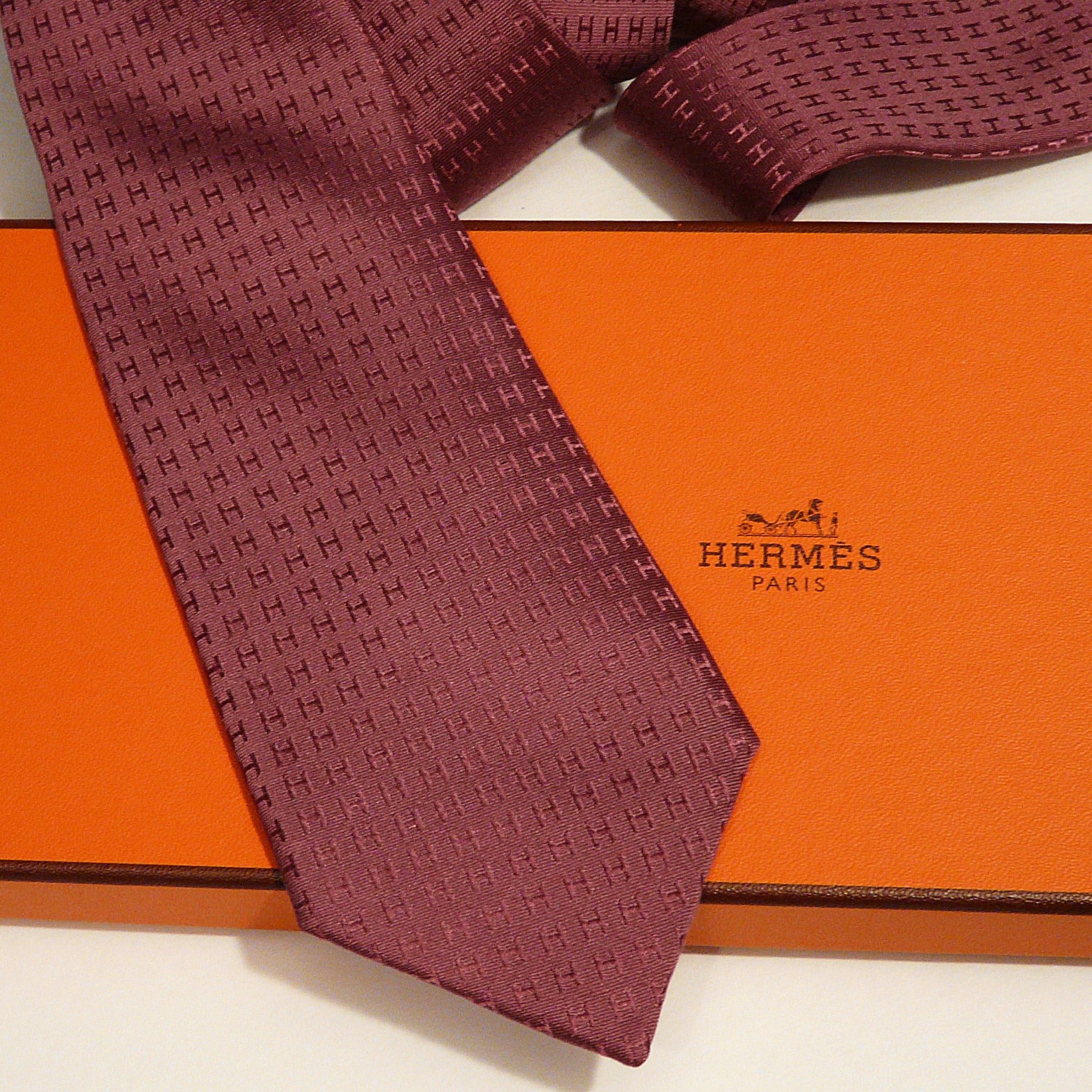 Authentic Vintage Hermes Faconnee Raised H Tie in Raisin Purple with T