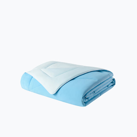 Product photo of Evercool Cooling Comforter in aqua blue