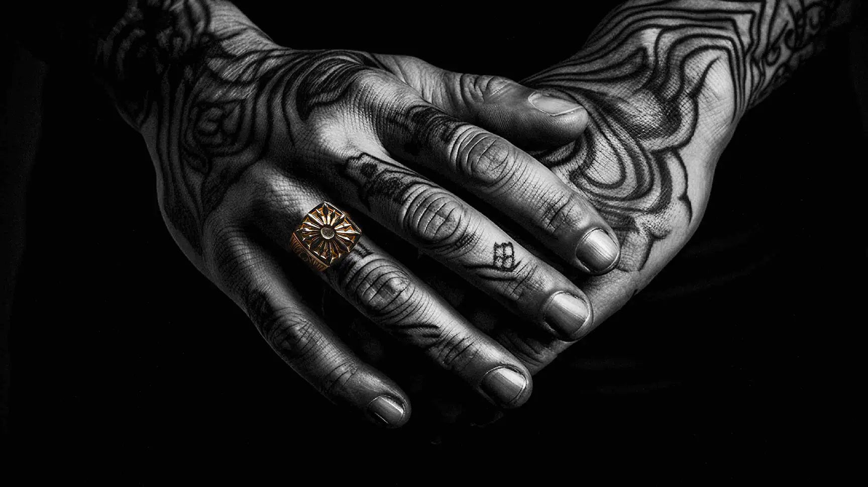 Hands with Gods Ring x Gold