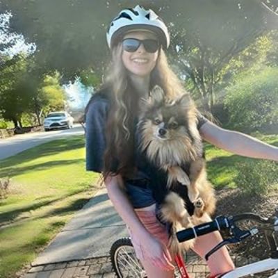 sac-de-transport-pour-chien-respirant-noir-fille-vélo
