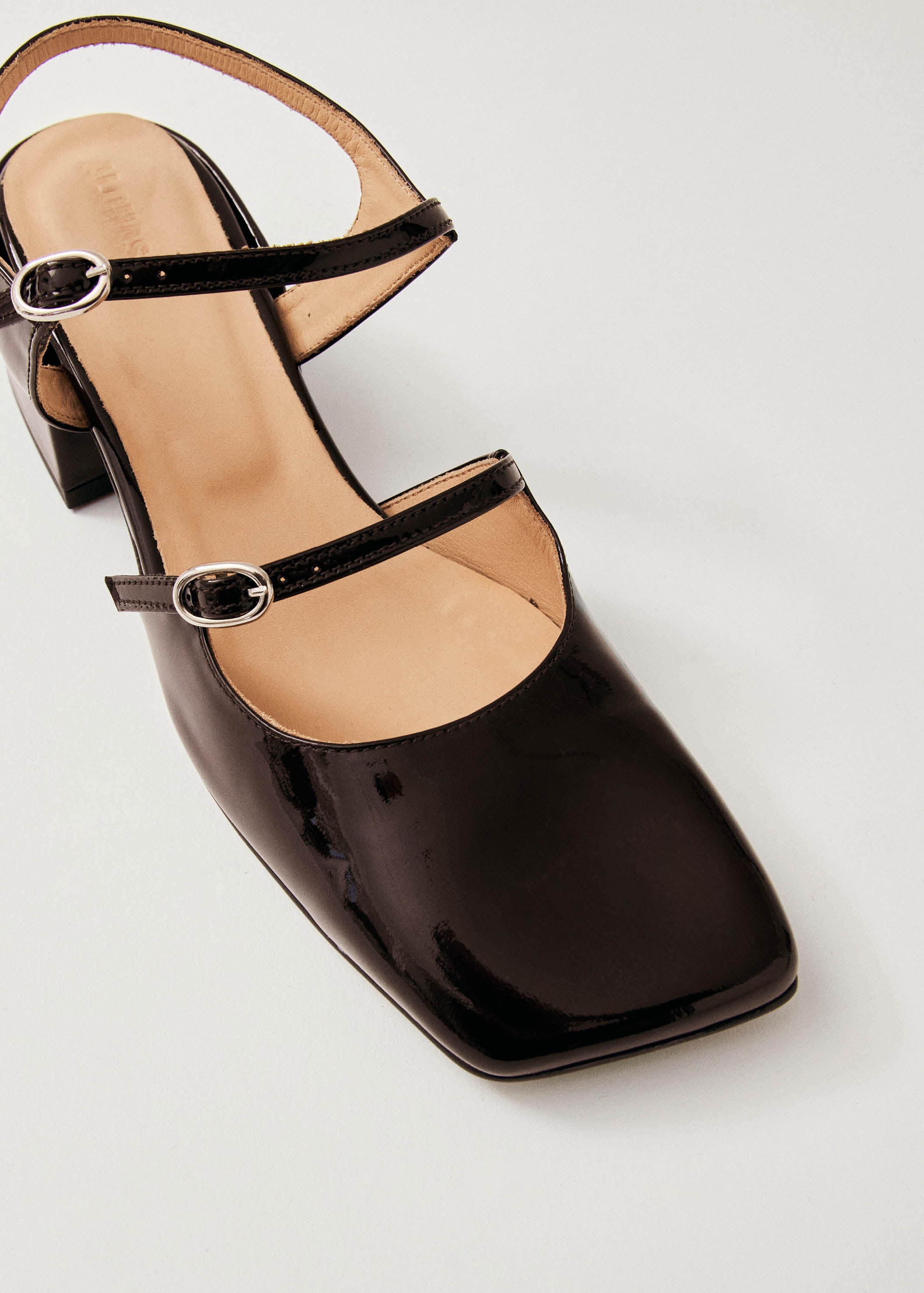 Withnee Onix Brown Leather Pumps