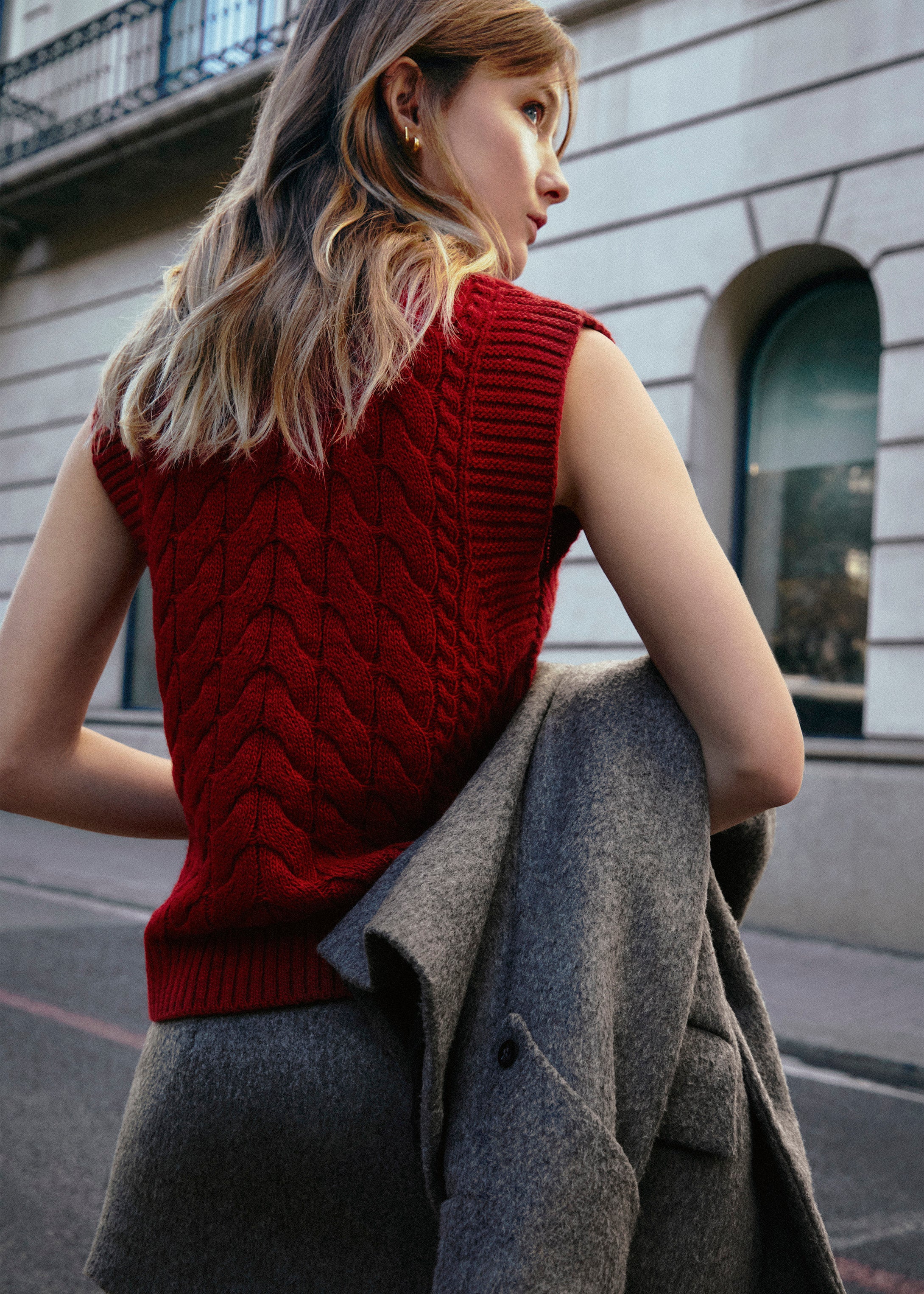 Cosy Red Tricot Vest