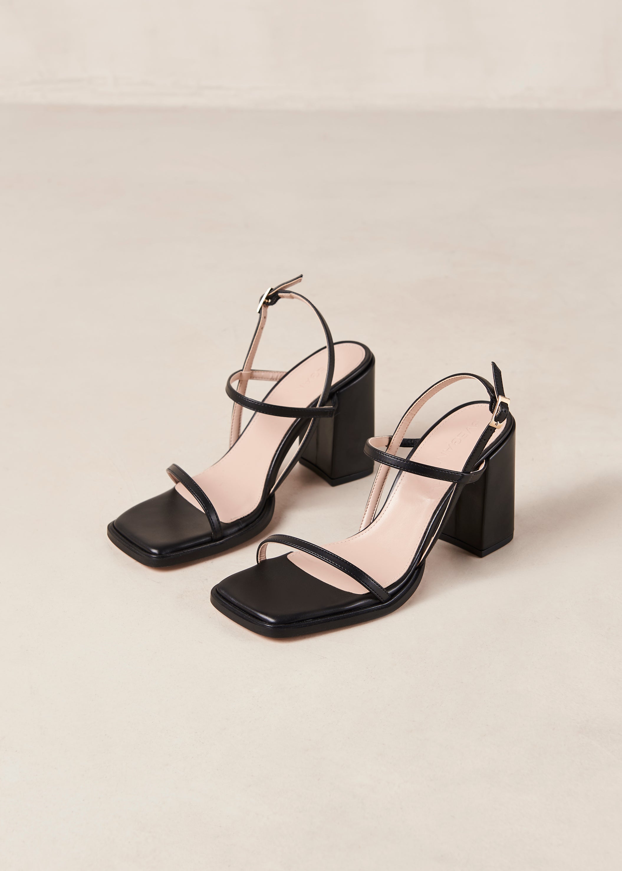 ALOHAS Barrel – sandals – shop at Booztlet