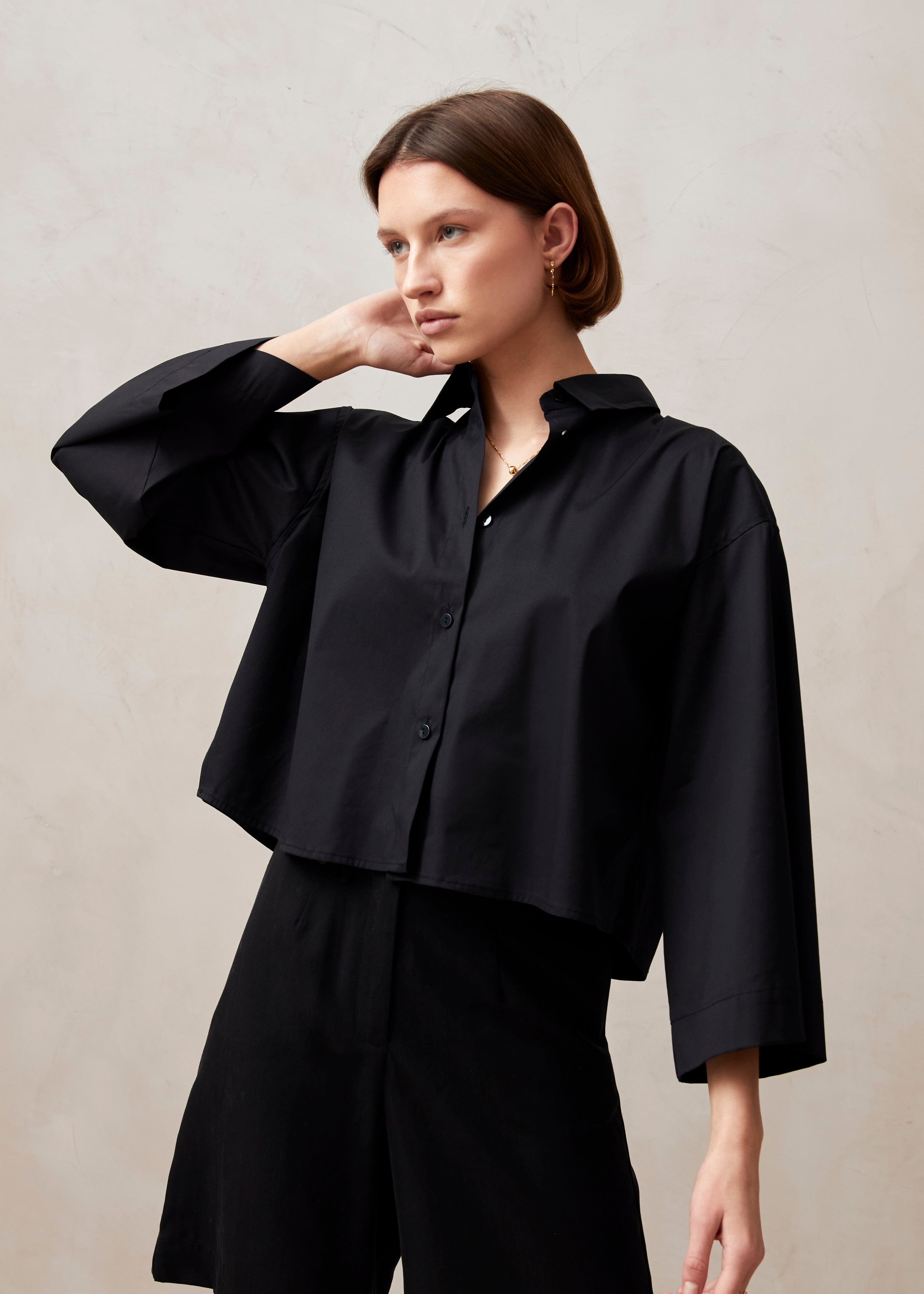 Giovanna Black Shirt | ALOHAS | Reviews on Judge.me