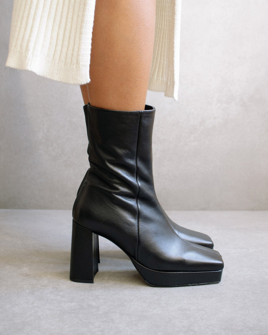 Rocklin Black Boots ALOHAS