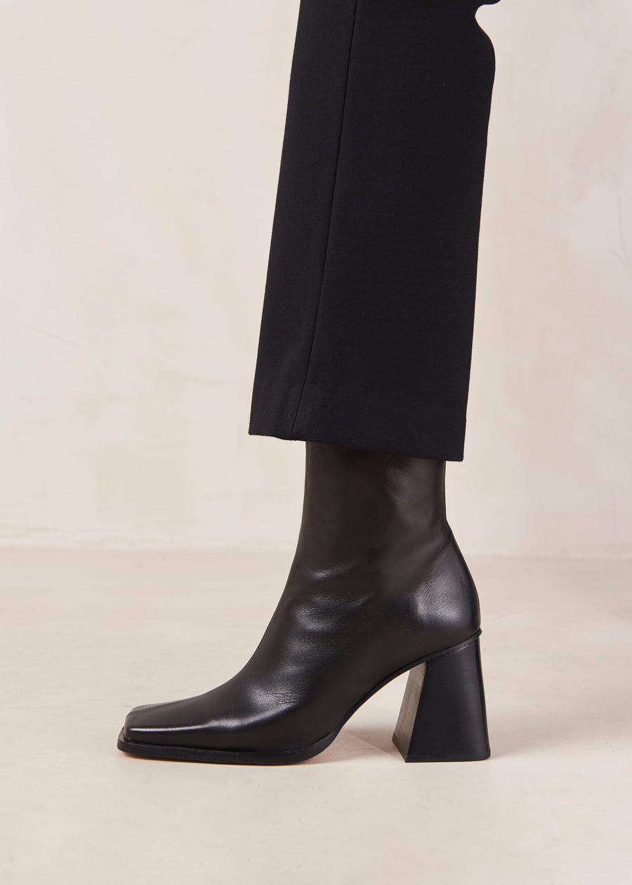 South Black Leather Boots ALOHAS