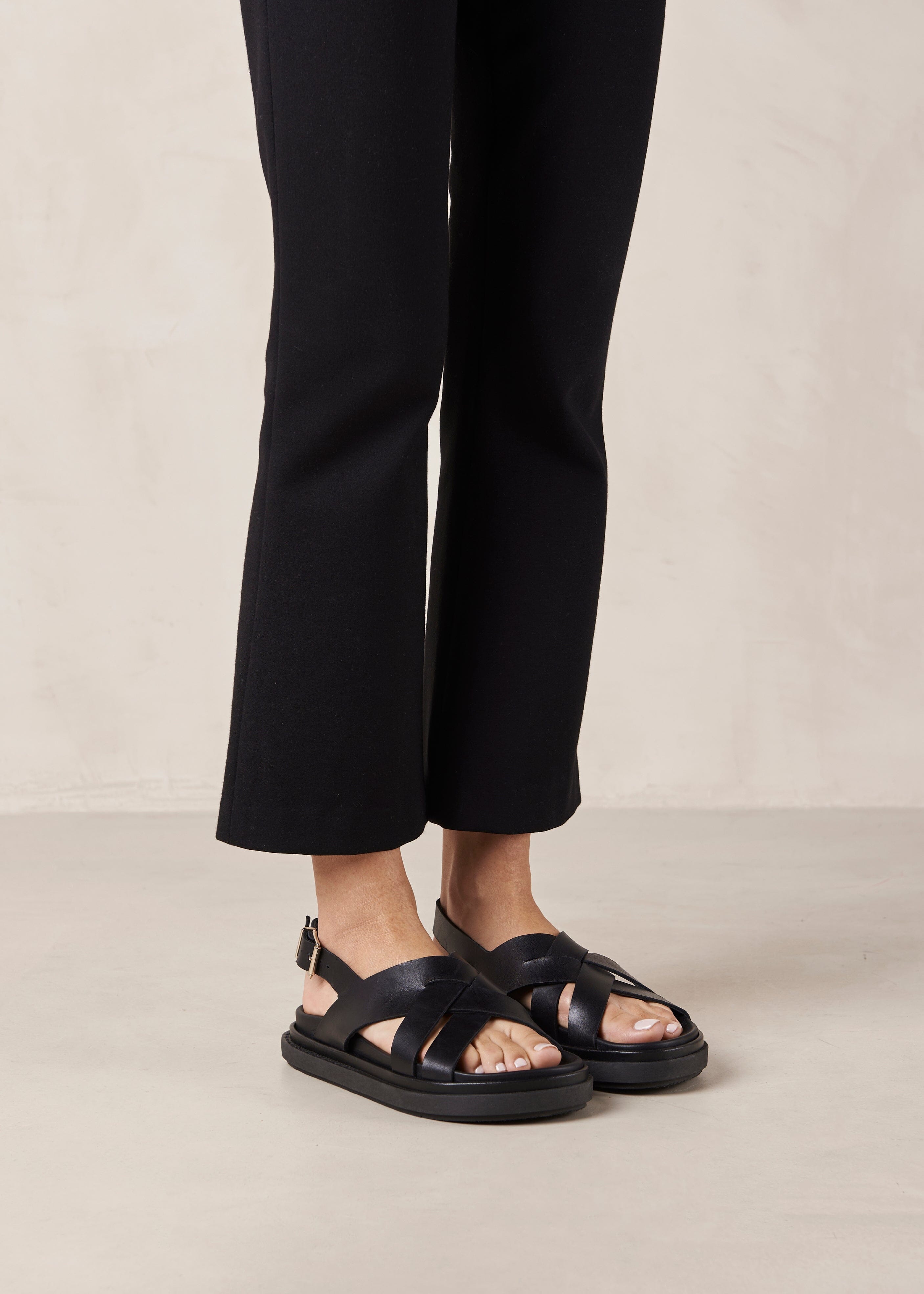 Trunca Black Leather Sandals