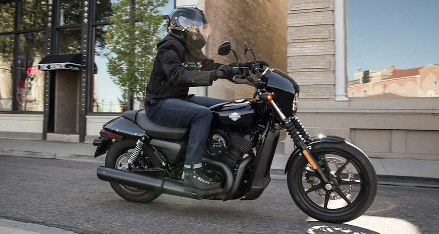 Harley Davidson Street 750 Vs. Harley Davidson Iron 883: Comfort and Ergonomics