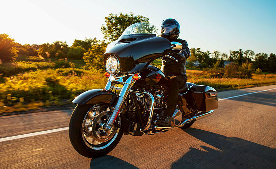 Comfort and Ergonomics: Harley Davidson Electra Glide Standard