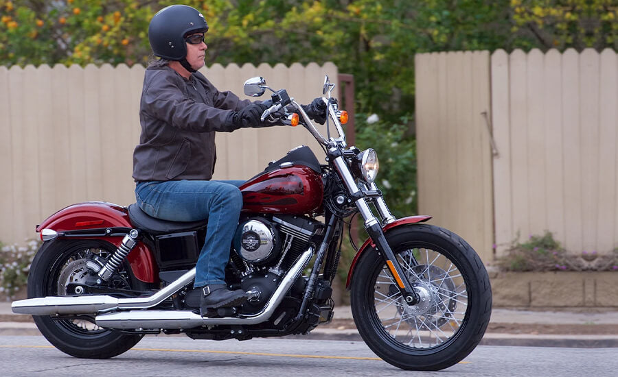 Comfort and Ergonomics: Harley Davidson Dyna Street Bob