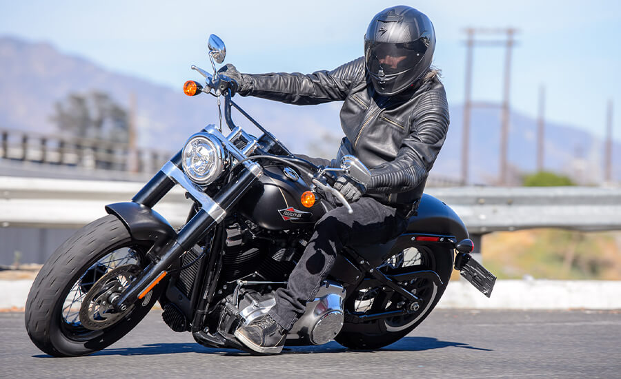 Comfort & Ergonomics: Harley Davidson Softail Slim