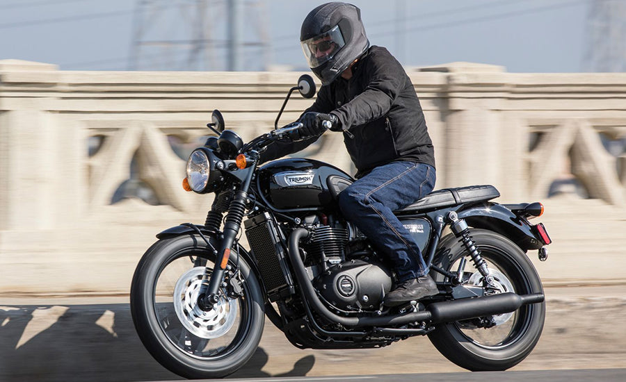 Comfort & Ergonomics: Triumph Bonneville T100