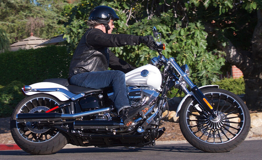 Comfort & Ergonomics: Harley Davidson Softail Breakout